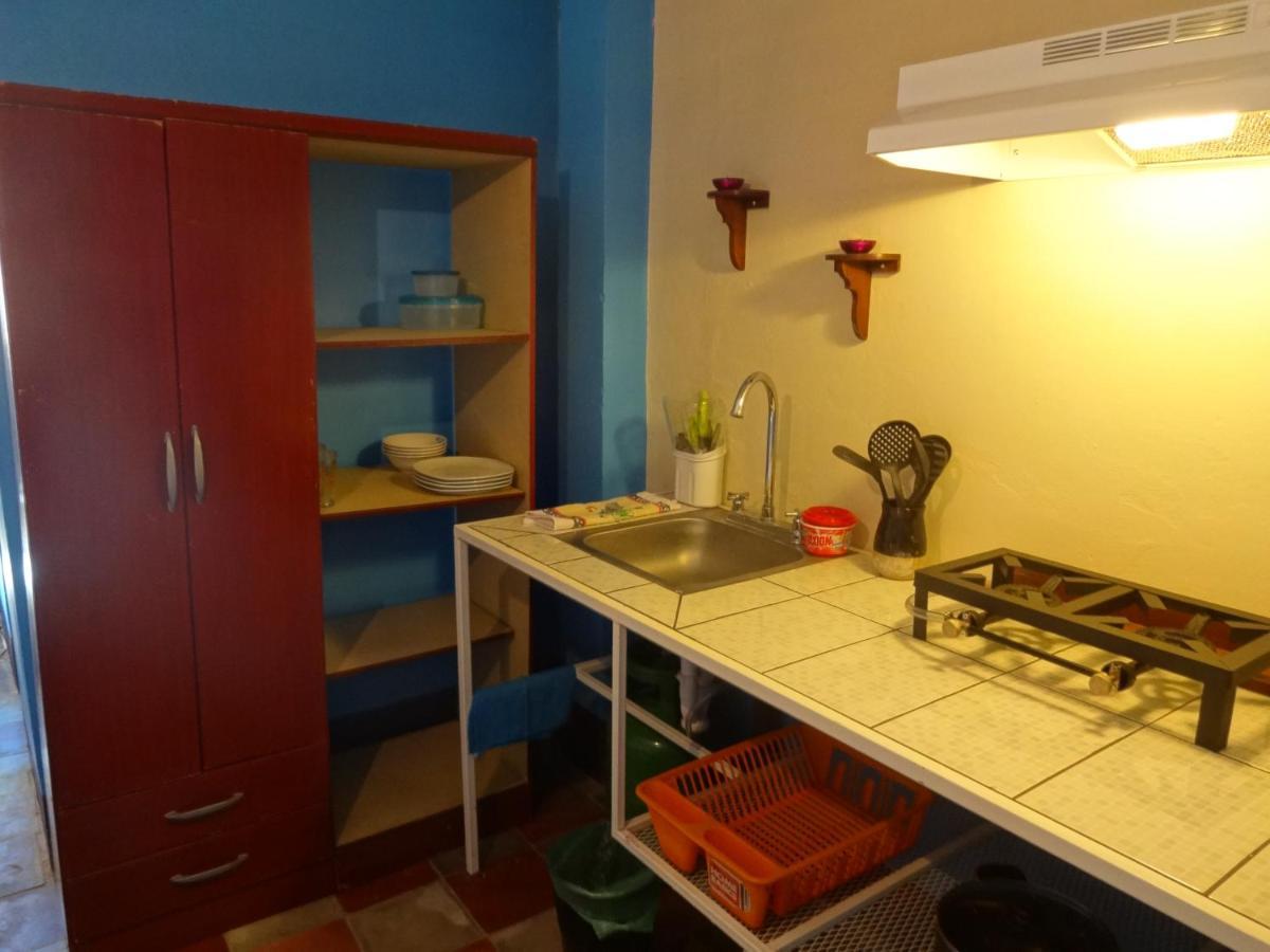 Hostal Harvest House León Exteriör bild
