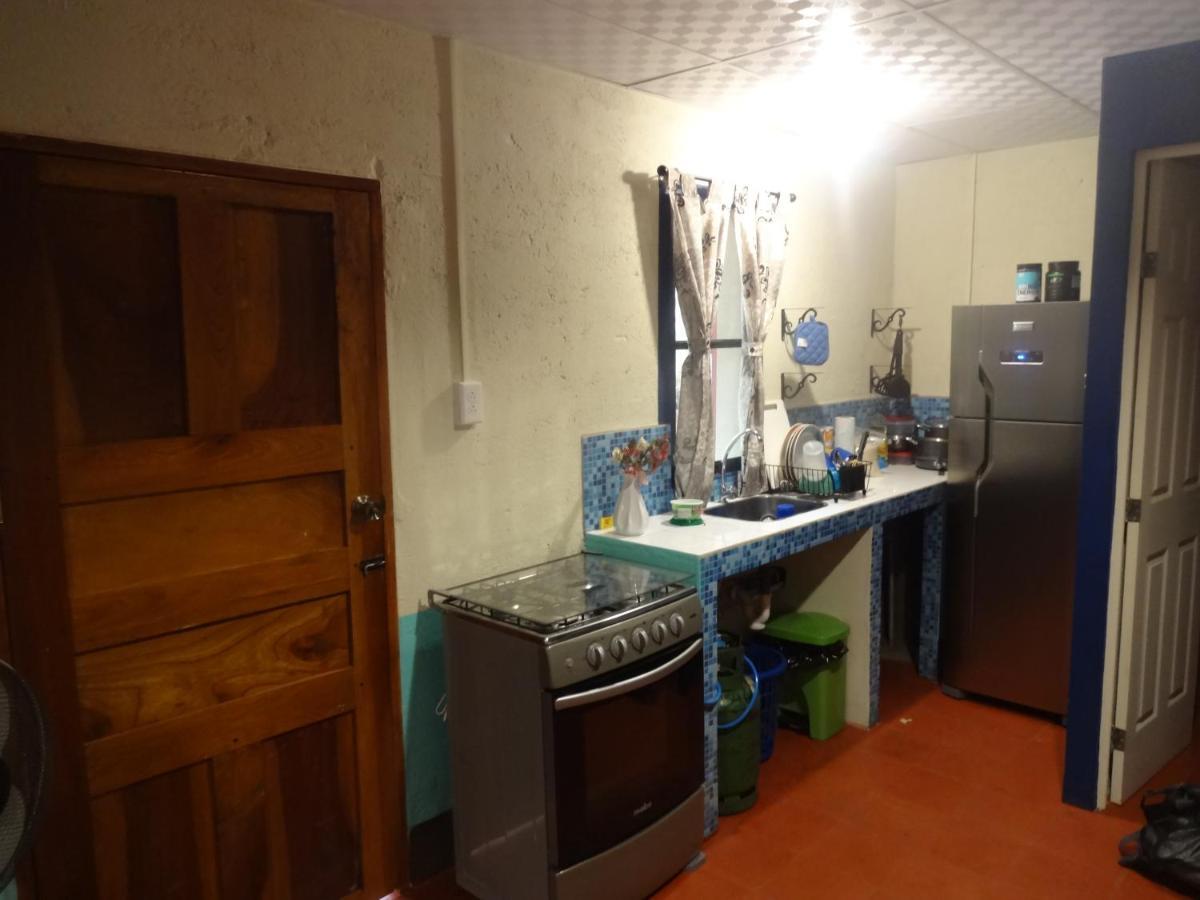 Hostal Harvest House León Exteriör bild